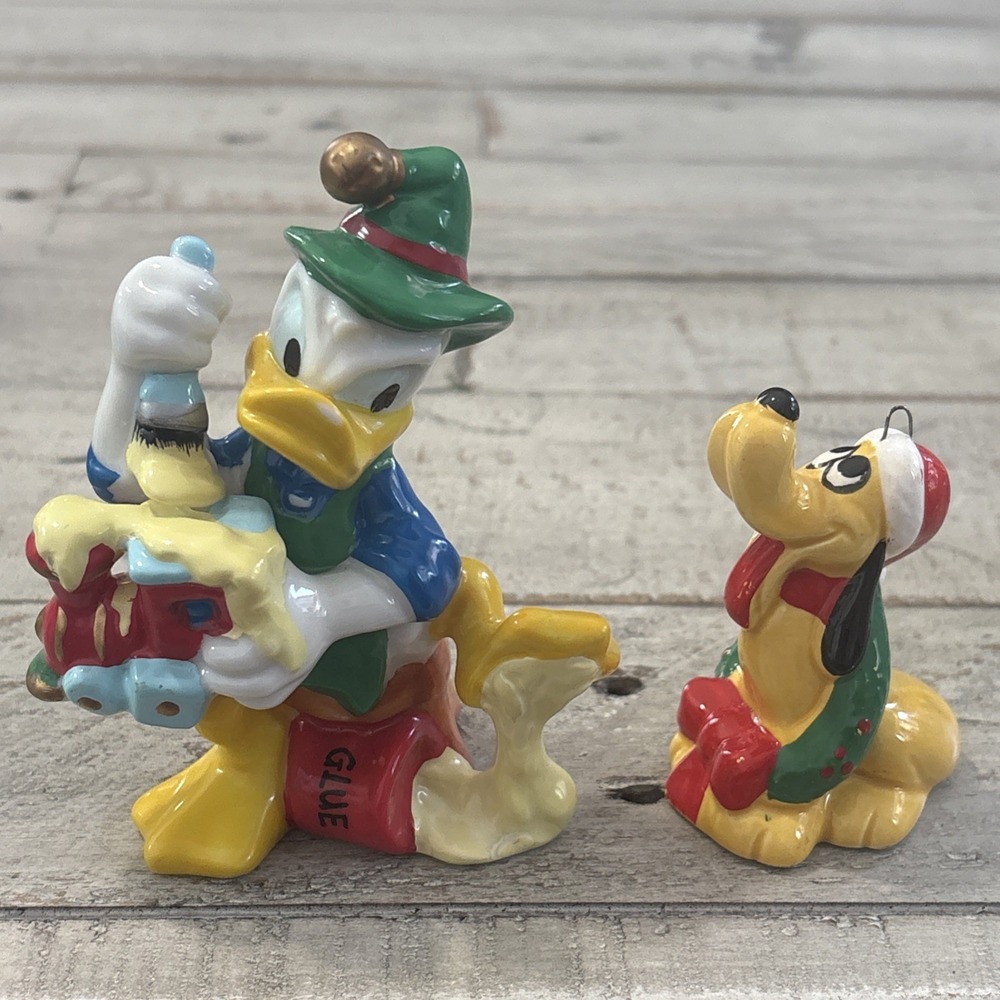Disney Mickey's Workshop Donald & Pluto‎ With Christmas Wreath